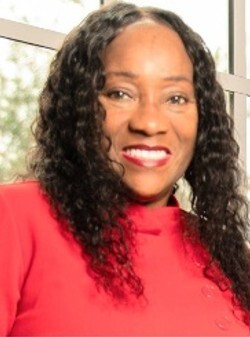 Angela Robinson headshot.